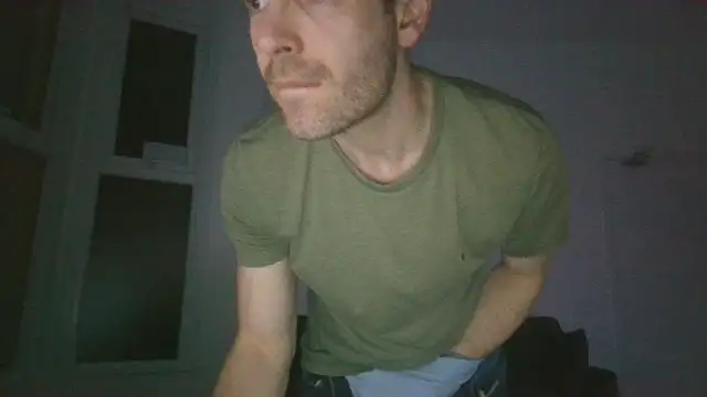 Snapshot of frenchbdmaninlondon chatting on 18, 4, 2026 frenchbdmaninlondon online show from 18, 4, 2026