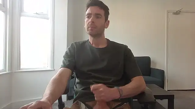 Snapshot of frenchbdmaninlondon chatting on 26, 4, 2026 frenchbdmaninlondon online show from 26, 4, 2026