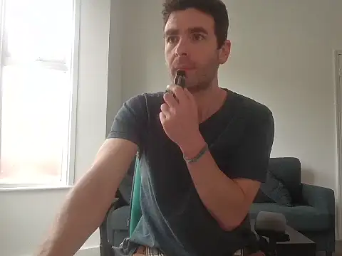 Snapshot of frenchbdmaninlondon chatting on 17, 5, 2026 frenchbdmaninlondon online show from 17, 5, 2026