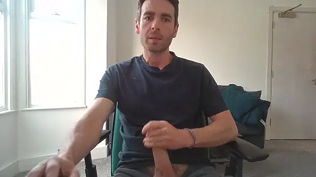 Snapshot of frenchbdmaninlondon chatting on 16, 6, 2026 frenchbdmaninlondon online show from 16, 6, 2026
