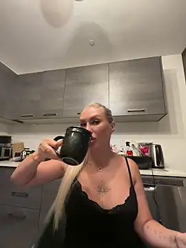 Karen Luxe online show from 2, 6, 2026