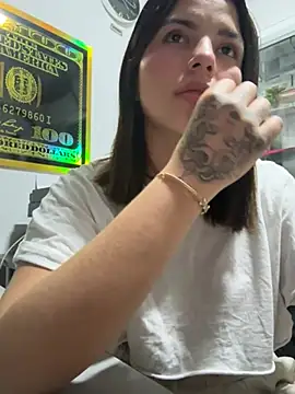 Snapshot of Mia_Tylor01 chatting on 4, 7, 2026 Mia Tylor01 online show from 4, 7, 2026