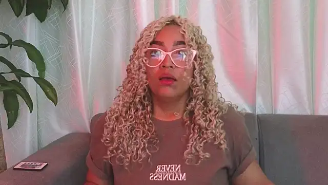 Luana curly online show from 20, 4, 2026