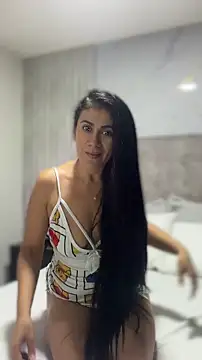 Laia Hills online show from 25, 6, 2026