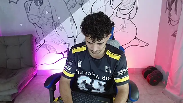 caius bigcock1 online show from 17, 5, 2026
