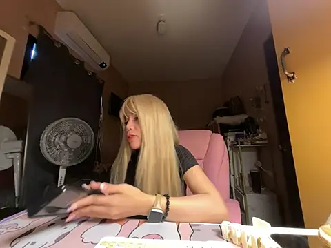Snapshot of sweet_glam chatting on 15, 5, 2026 sweet glam online show from 15, 5, 2026