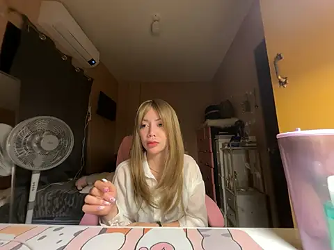 Snapshot of sweet_glam chatting on 19, 5, 2026 sweet glam online show from 19, 5, 2026