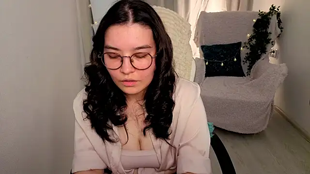 MomoRins online show from 4, 6, 2026