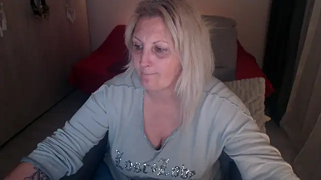 Divineblond online show from 1, 4, 2026