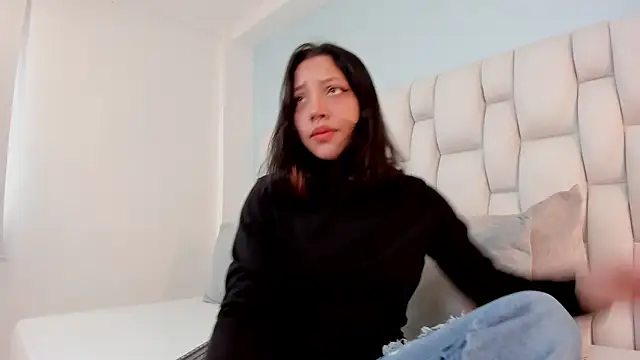 vayra moon online show from 3, 6, 2026