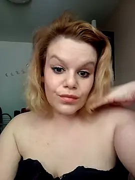 Maryquenn online show from 14, 5, 2026