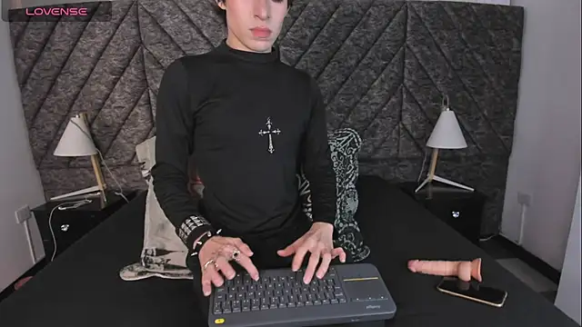DemonFoxx online show from 10, 6, 2026