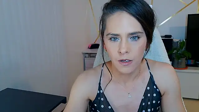 Snapshot of khalessi13 chatting on 8, 6, 2026 khalessi13 online show from 8, 6, 2026