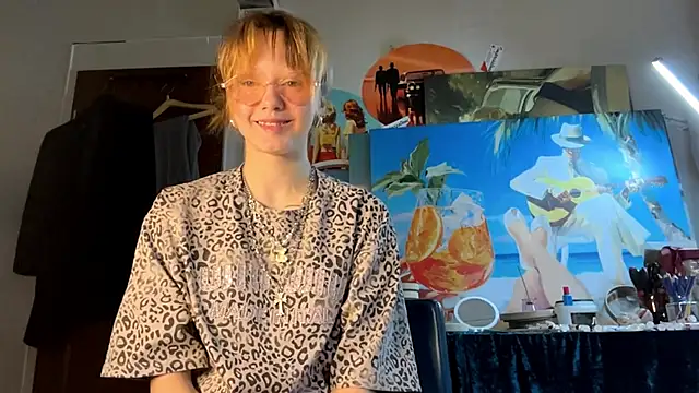 sarawhisperr online show from 4, 5, 2026