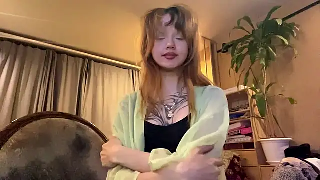 sarawhisperr online show from 15, 5, 2026