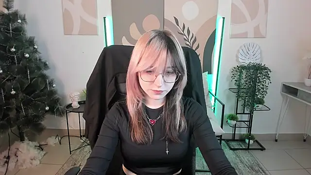 Snapshot of NyxCalderra chatting on 3, 5, 2026 NyxCalderra online show from 3, 5, 2026