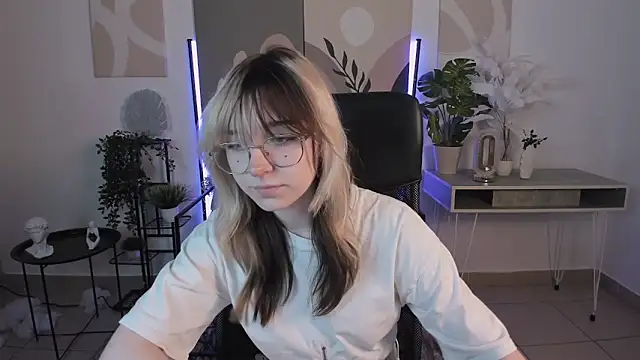 Snapshot of NyxCalderra chatting on 3, 6, 2026 NyxCalderra online show from 3, 6, 2026