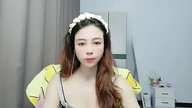 xiaoxiaohong030 online show from 13, 6, 2026