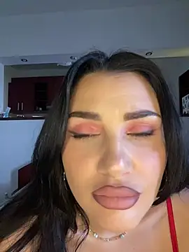 AylaSparkk online show from 25, 7, 2026