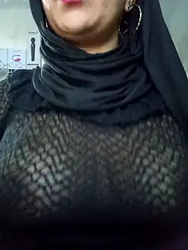 Snapshot of nadia__abaud chatting on 24, 12, 2024 nadia abaud online show from 24, 12, 2024