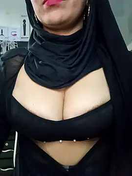 Snapshot of nadia__abaud chatting on 30, 12, 2024 nadia abaud online show from 30, 12, 2024