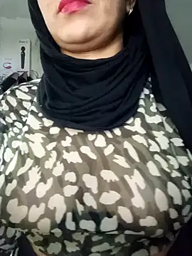 Snapshot of nadia__abaud chatting on 8, 1, 2025 nadia abaud online show from 8, 1, 2025