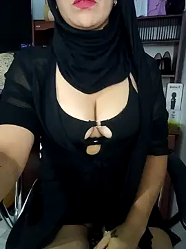 Snapshot of nadia__abaud chatting on 20, 1, 2025 nadia abaud online show from 20, 1, 2025