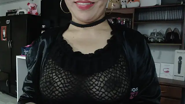 Snapshot of nadia__abaud chatting on 8, 2, 2025 nadia abaud online show from 8, 2, 2025