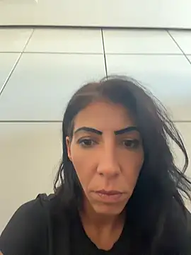 Snapshot of Yasmiinee chatting on 16, 6, 2026 Yasmiinee online show from 16, 6, 2026