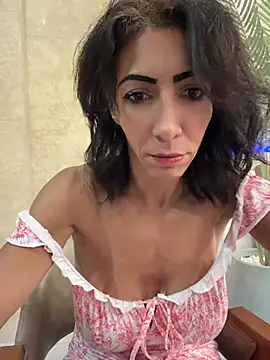 Yasmiinee online show from 24, 6, 2026