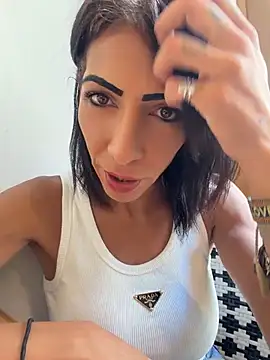 Yasmiinee online show from 25, 6, 2026