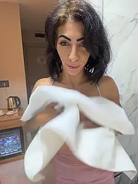 Yasmiinee online show from 26, 6, 2026