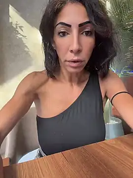 Yasmiinee online show from 2, 7, 2026