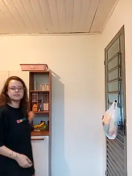 LunnaKitten online show from 27, 4, 2026