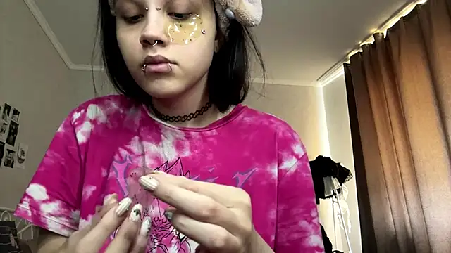 LouisePavlides online show from 7, 6, 2026