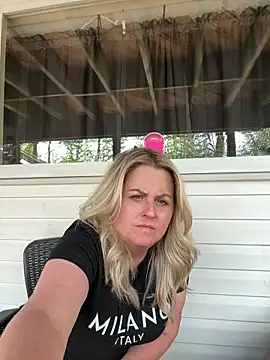 Snapshot of Bruiserboomer2 chatting on 18, 5, 2026 Bruiserboomer2 online show from 18, 5, 2026