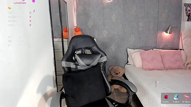 Snapshot of alessia_anderson chatting on 15, 10, 2025 alessia anderson online show from 15, 10, 2025