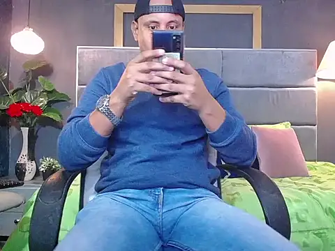 Snapshot of noah_oliver1 chatting on 7, 6, 2026 noah oliver1 online show from 7, 6, 2026