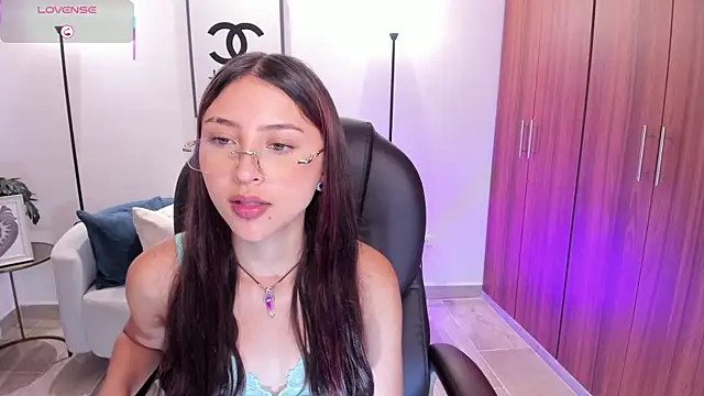 Nikky sweett  online show from 3, 5, 2026