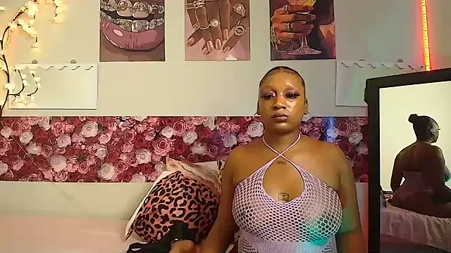 EnchantingLisa online show from 19, 5, 2026