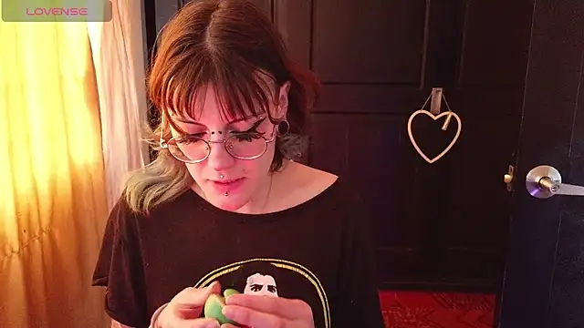 Rossiee huntt online show from 3, 8, 2026