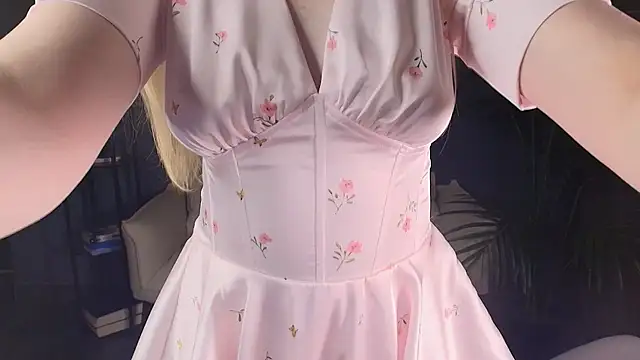 Snapshot of MilkChoc0late chatting on 26, 6, 2026 MilkChoc0late online show from 26, 6, 2026