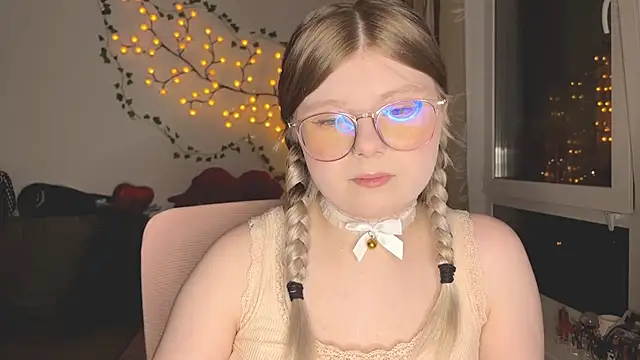 Snapshot of YukiBlush chatting on 22, 6, 2026 YukiBlush online show from 22, 6, 2026