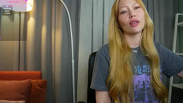  Mila Luna  online show from 20, 5, 2026