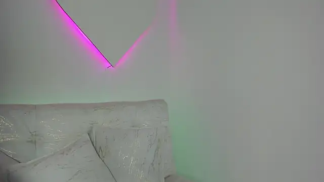 LiaCampbell  online show from 13, 5, 2026