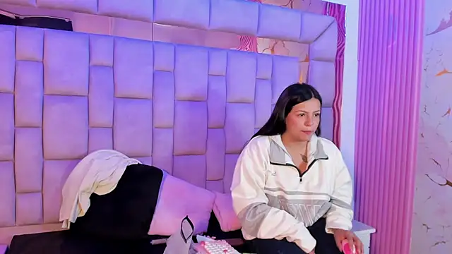 Anal Temptation online show from 9, 6, 2026