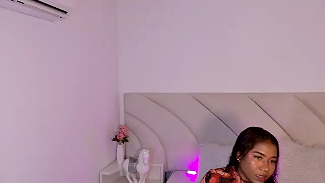 LaylaRhodes online show from 23, 5, 2026