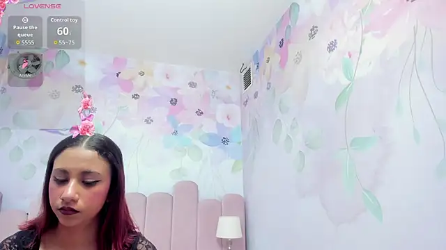 Snapshot of Miabloom19_ chatting on 22, 7, 2026 Miabloom19 online show from 22, 7, 2026