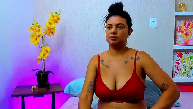ChloeSmith9 online show from 16, 7, 2026