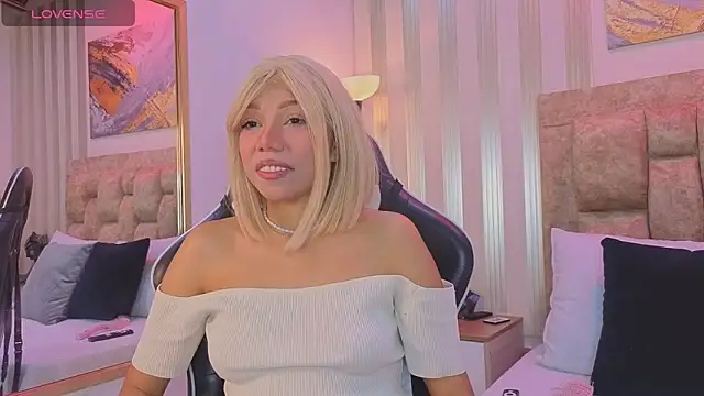 lilith pink   online show from 22, 5, 2026